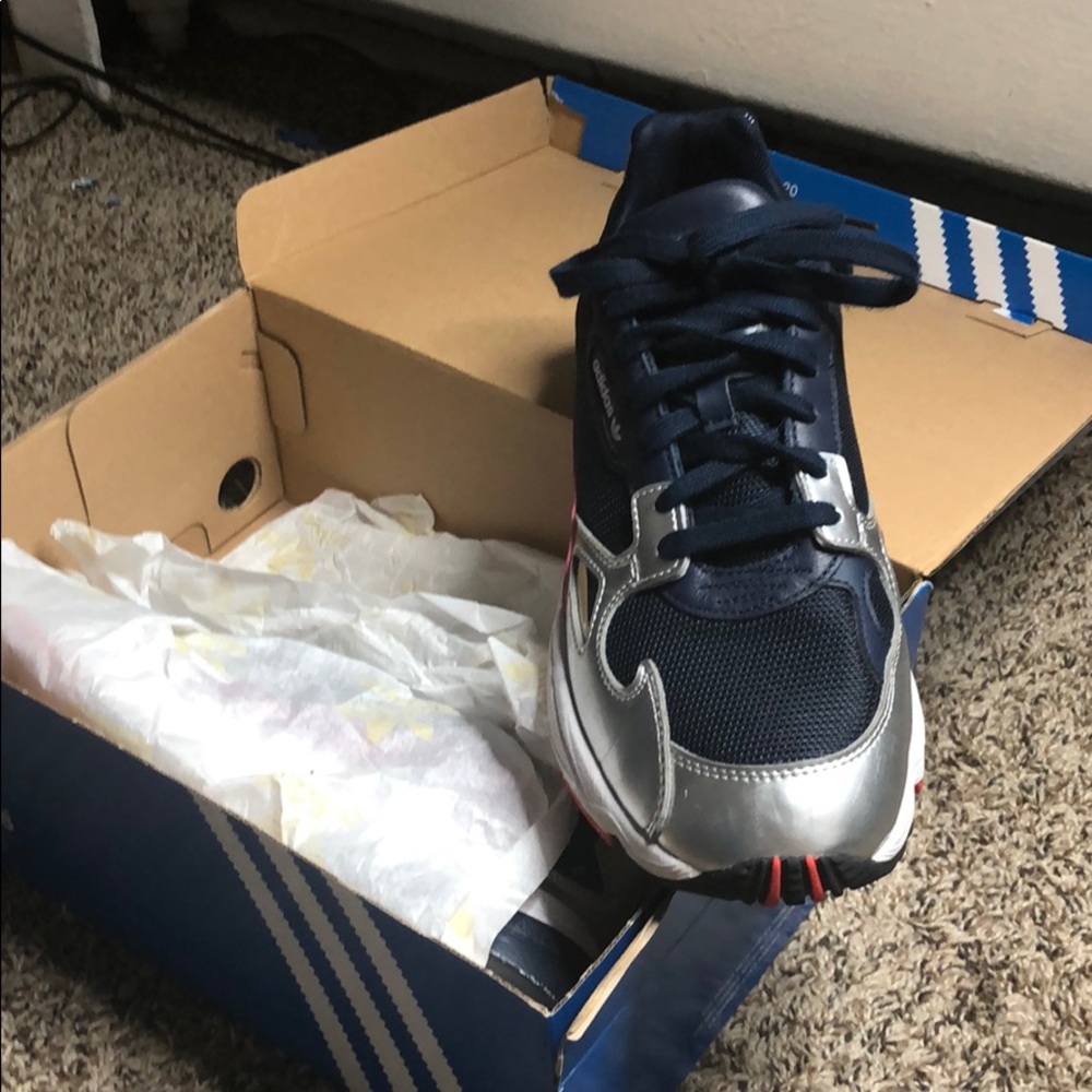 Falcon Addidas - Picture 3 of 4